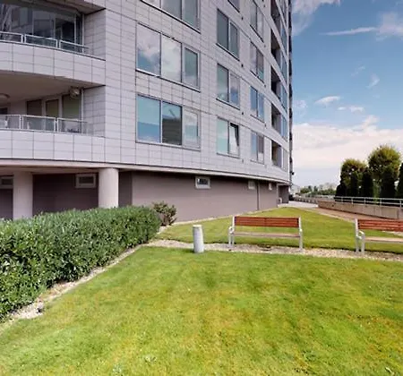 Apartamento Skyline View - 15th Floor Bliss